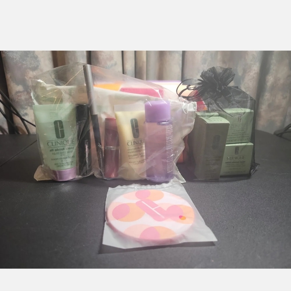 Clinique 12 piece GWP